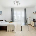 Bright In Cracow With Desk And Bathtub By Renters * Krasków