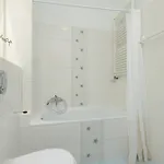 Bright In Cracow With Desk And Bathtub By Renters Διαμέρισμα Krasków