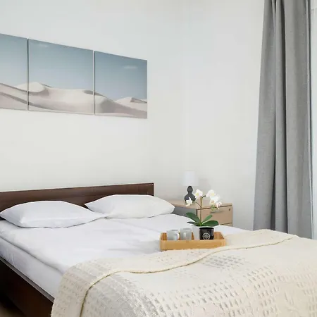 Bright In Cracow With Desk And Bathtub By Renters