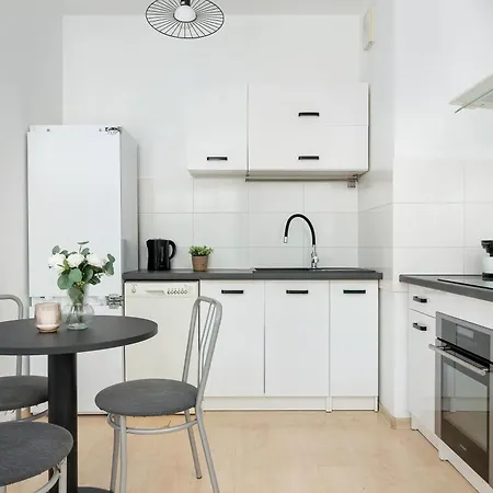 Bright In Cracow With Desk And Bathtub By Renters *